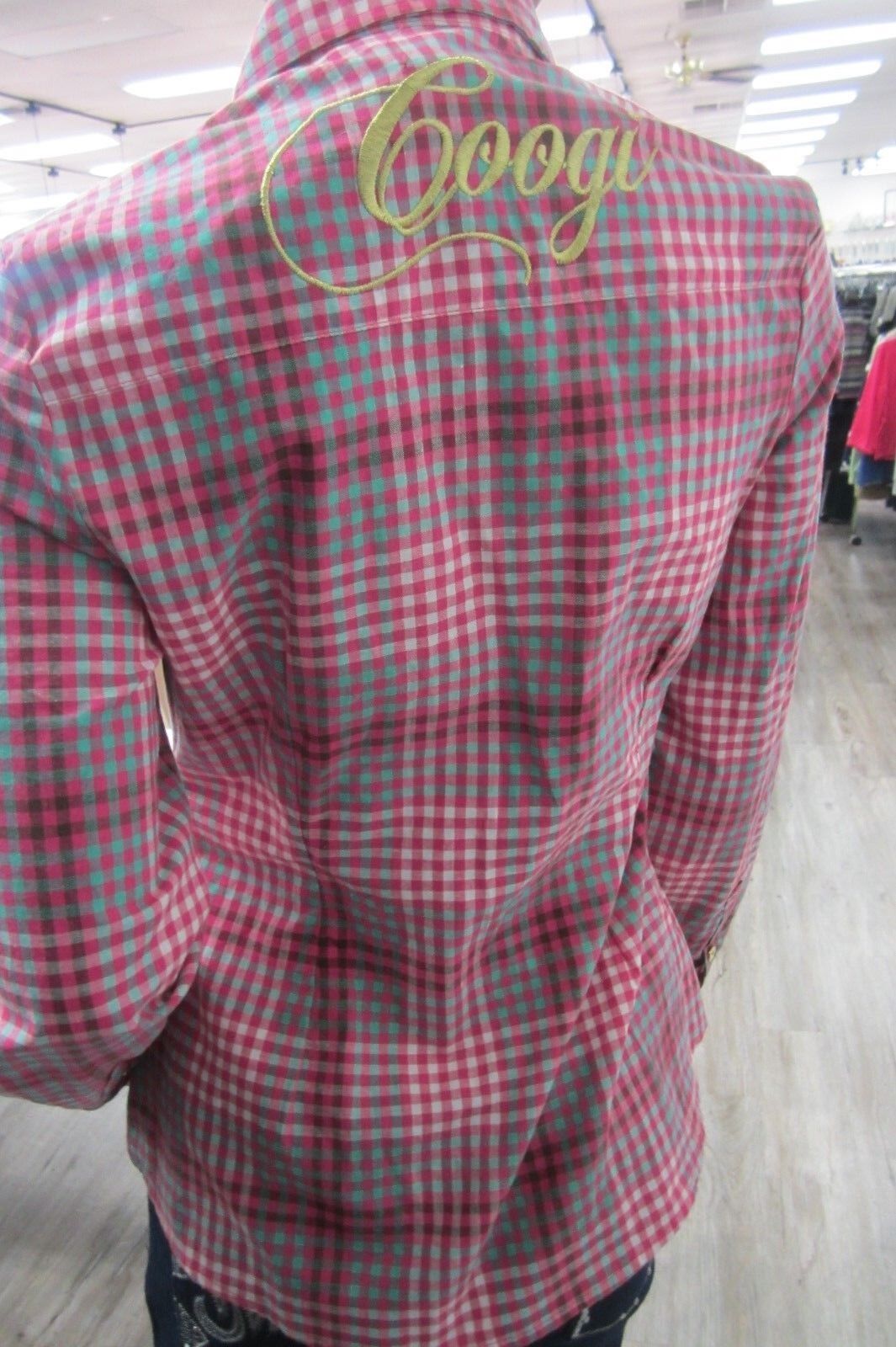 VERY NICE  WOMEN'S AUTHENTIC COOGI BUTTON DOWN SHIRT SIZE LARGE