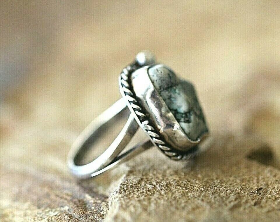 *VINTAGE*  Native American Navajo Sterling Silver Turquoise Ring Size 6.25