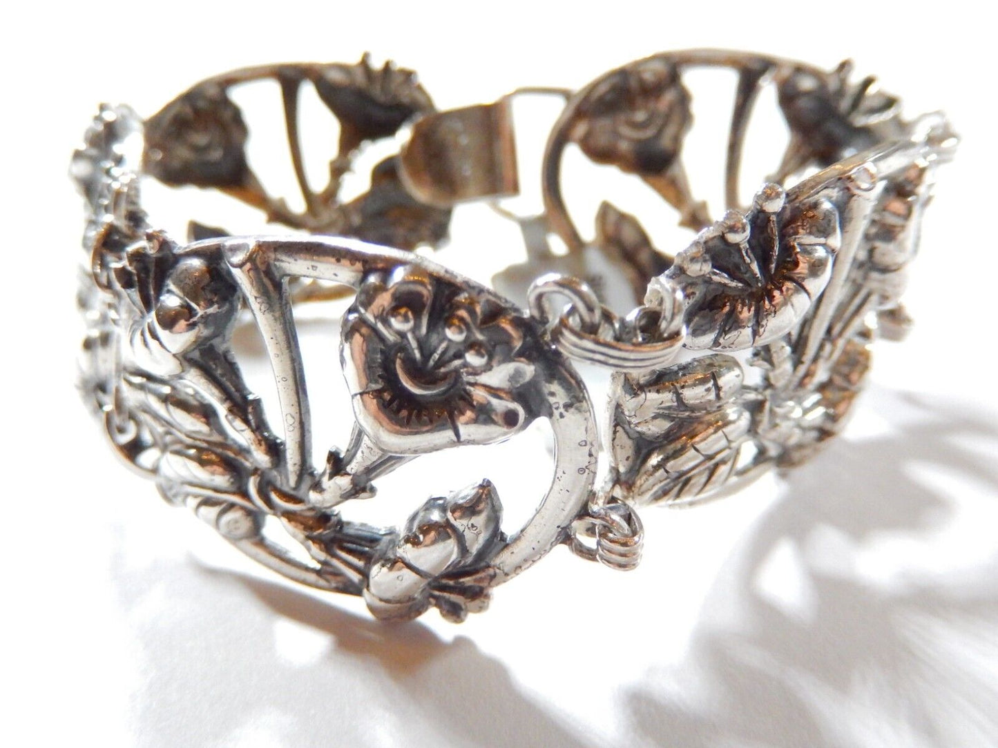 Vintage DANECRAFT Sterling Silver 925 FLOWER Repousse Oval Panel Bracelet 26 Gr