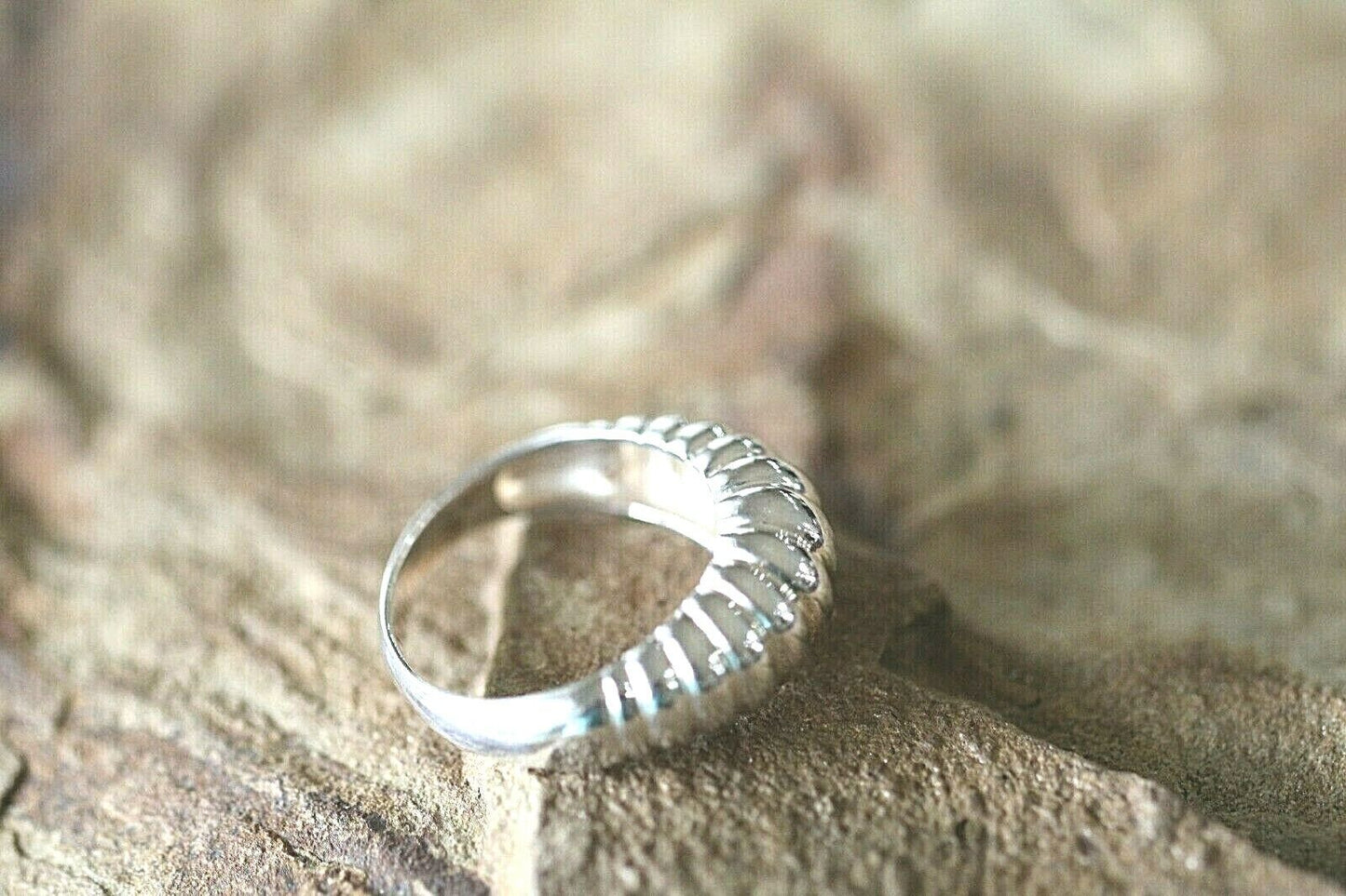 *VINTAGE* 925 Sterling Silver Ribbed Domed Ring Size 9.5