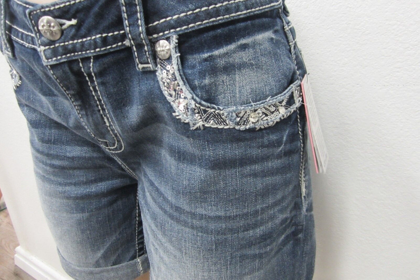 NWT Miss Me Women's BLING BLING  Mid Rise Denim Shorts M3196D Size 27 x 6
