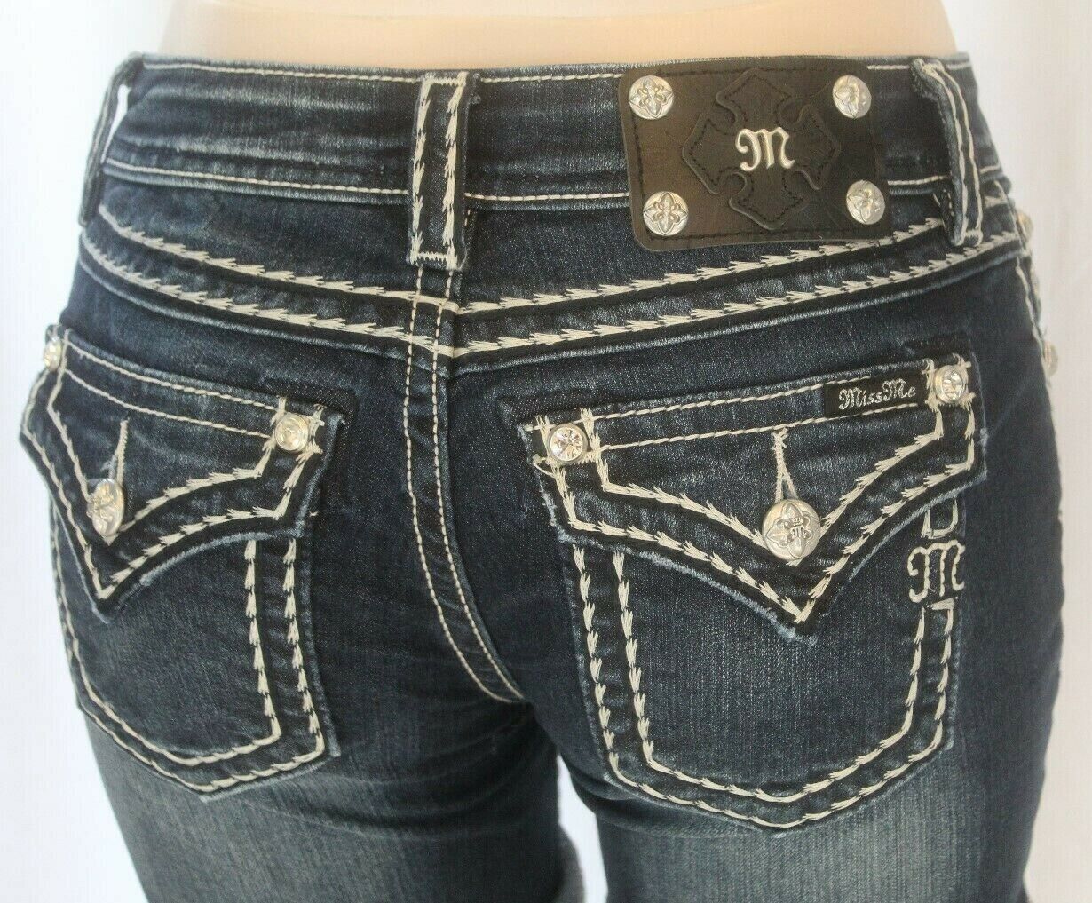 NWT*Miss Me Women's Thick Stitched Mid Rise Dark Wash Mid Thigh Shorts JY5014D58