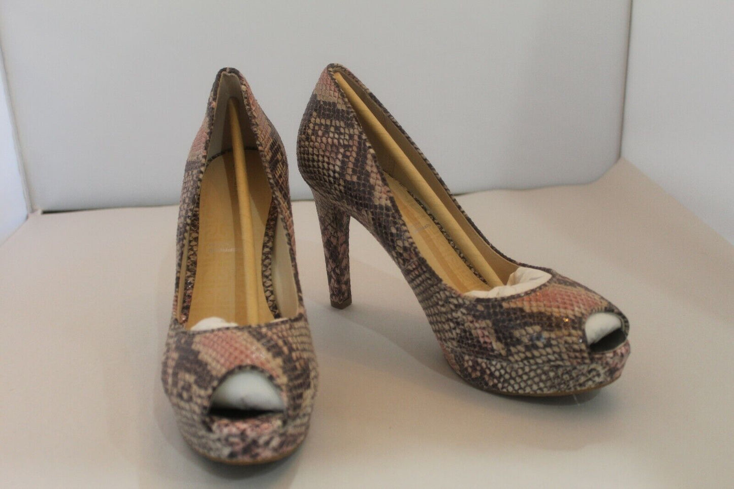 ROCKPORT Ladies Shoes High Stiletto Mary Jane Style Leather Snake Print Size 8.5