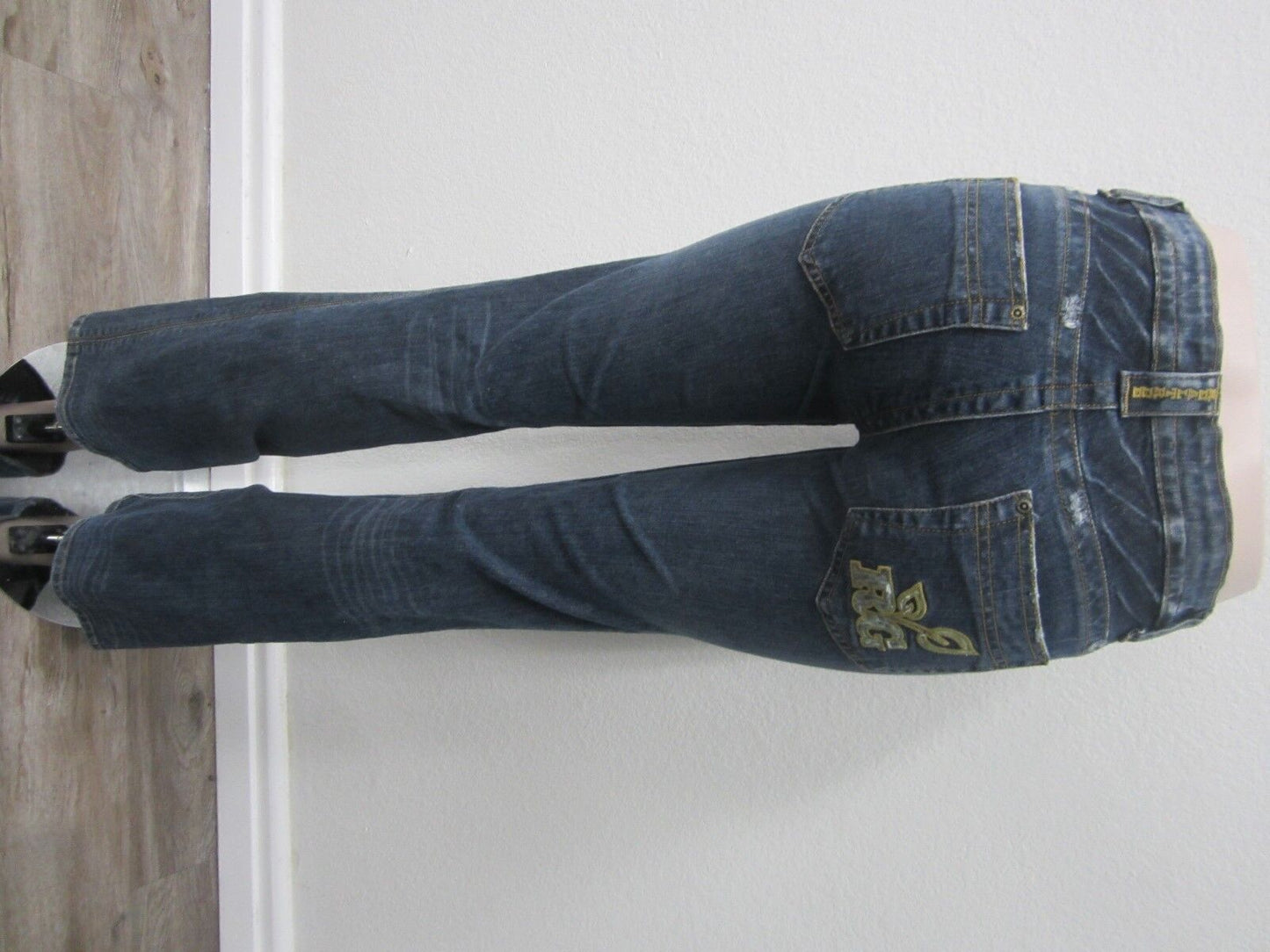 VERY NICE Realtree Girl Distressed Jeans Camo Pocket 2% Lycra Stretch Sz 29 x 33