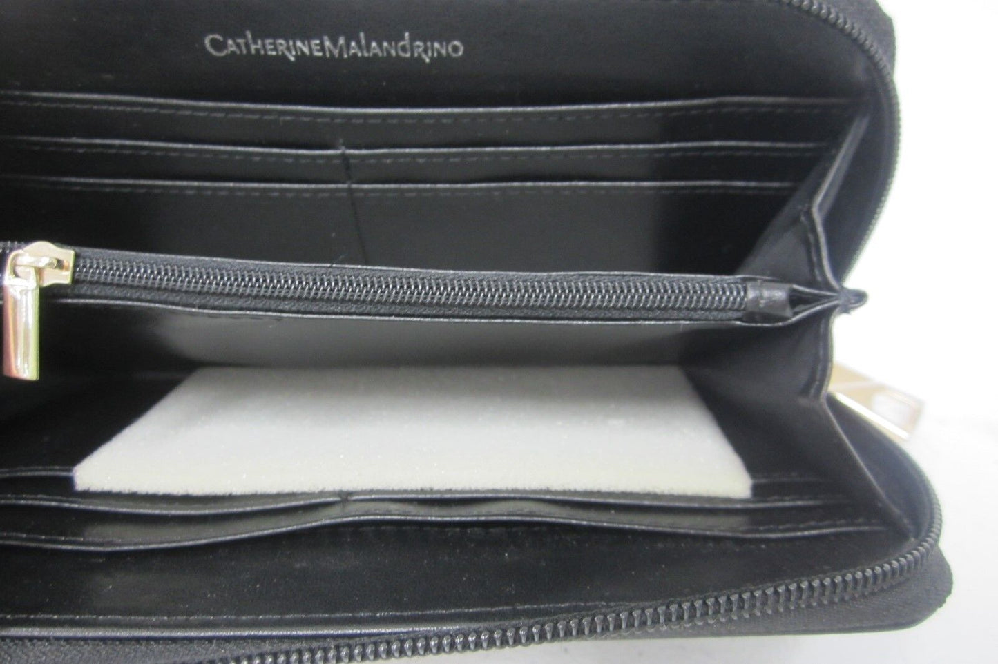 *NEW* Catherine Malandrino Large Zip Around Black Genuine Leather Purse Wallet.