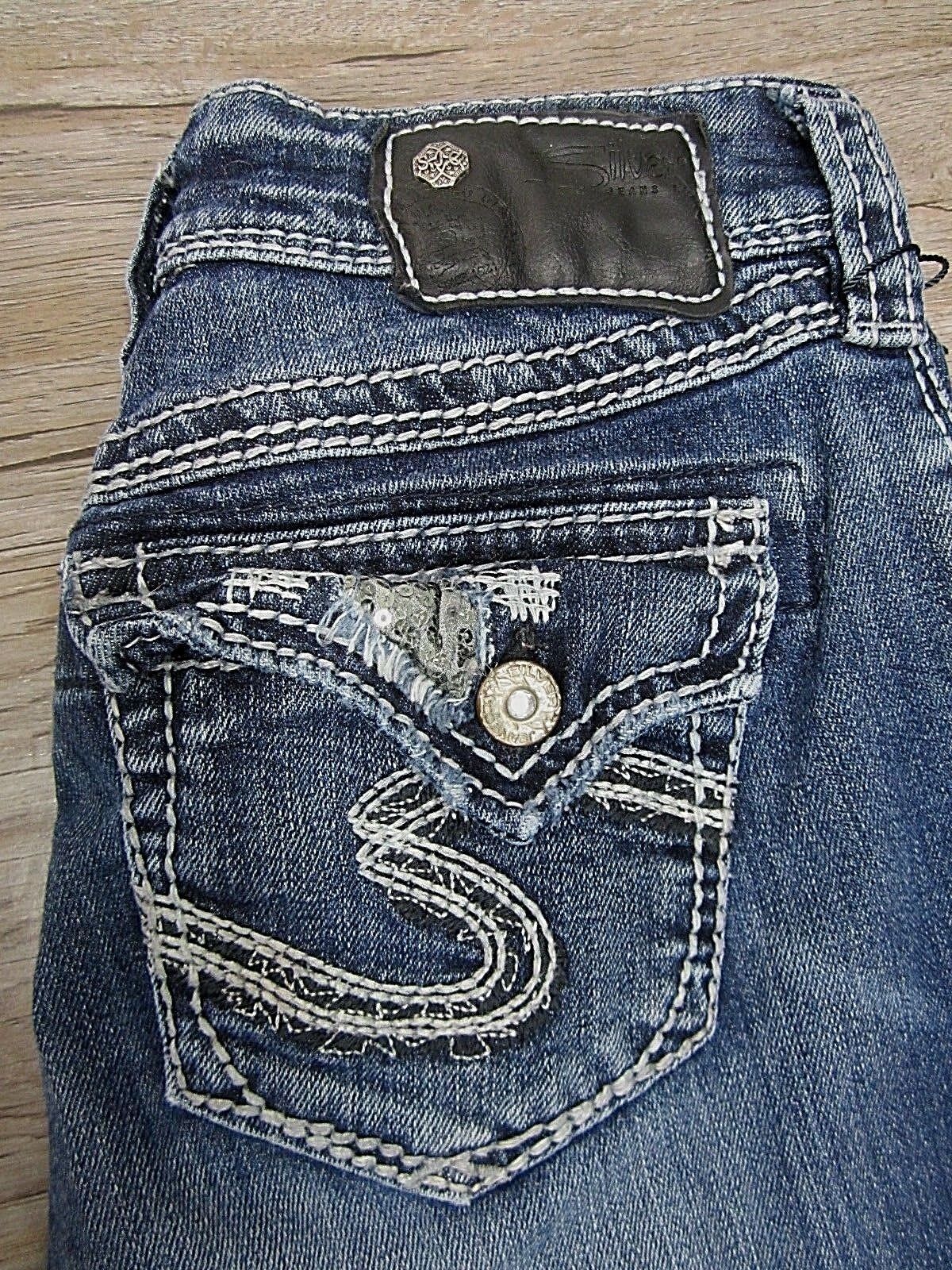 NWOT SILVER Suki Flat 17" Low Rise Skinny Medium Wash Size 24 X 33