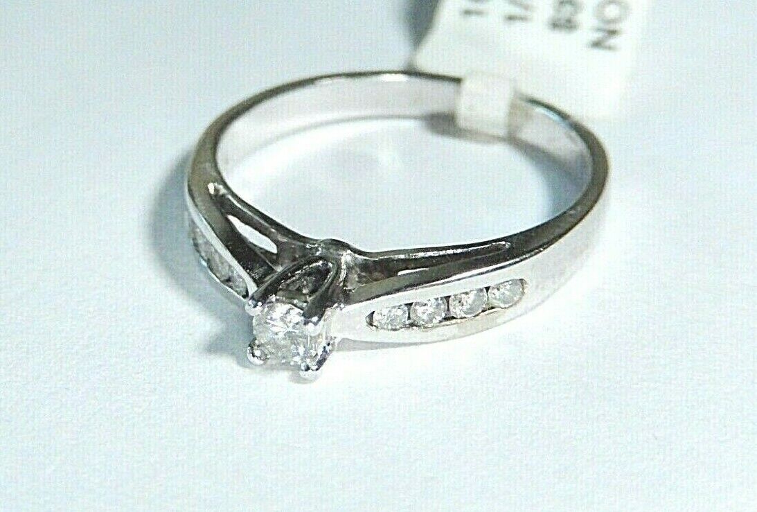 *NWT* 10k White Gold  Round Cut Natural Diamond Wedding Engagement Ring Size 6.5