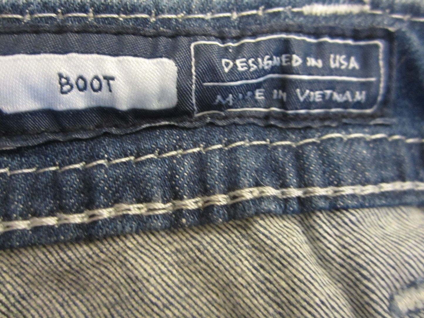NWT- MISS ME  Embellished Signature Boot Cut Stretch Jeans 26 x 34 NWT