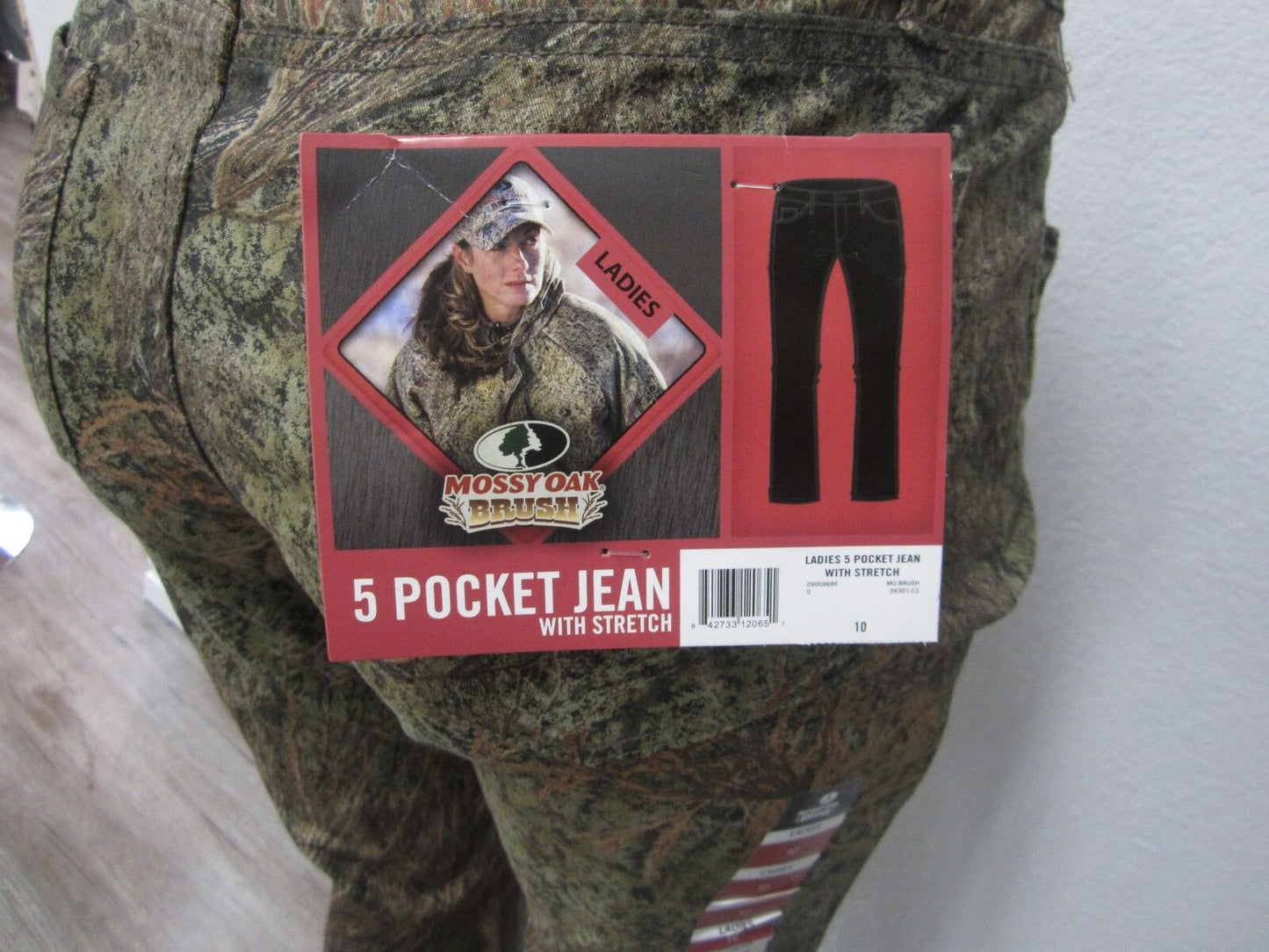 NWT Mossy Oak Brush 5 Pocket Camo Jeans with Stretch Women's Pants Size 16