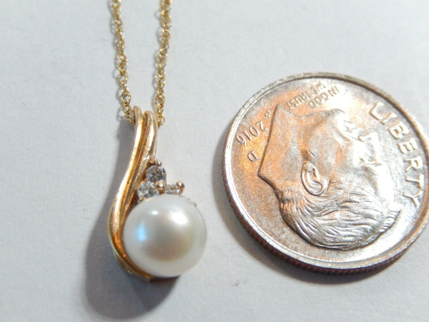 *NWT*  10K Yellow Gold 6 mm Pearl Pendant w/ 4 Diamond Cut CZ & 10k YG 18" Chain