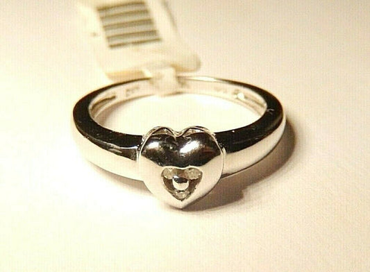 *NWT* 10K White Gold Three Diamond Heart Ring Size 6.25