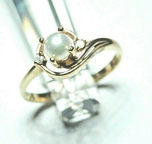 *VINTAGE* 10k Yellow Gold 4mm Real  Pearl & Diamond Ring Size 6.5