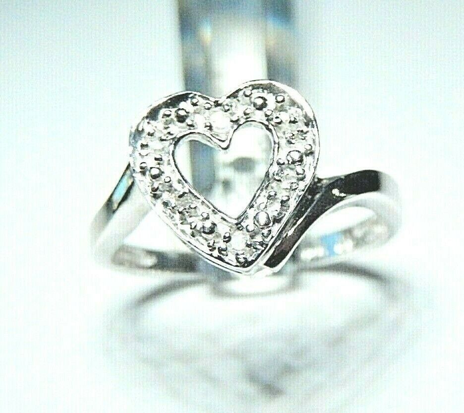 *NWT* 10K White Gold Diamond Heart Ring Size 7.5