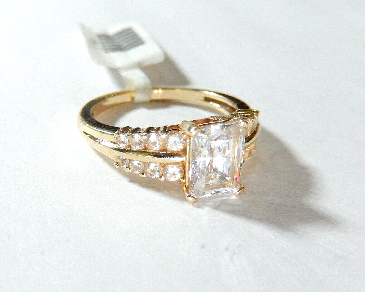 *VINTAGE* 14k Yellow Gold 2.00  CT CZ Pretty Engagement Ring Sz 8.25