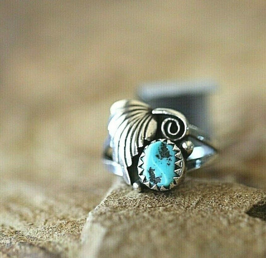 *VINTAGE*  Native American Navajo Sterling Silver Turquoise Ring Size 4.25