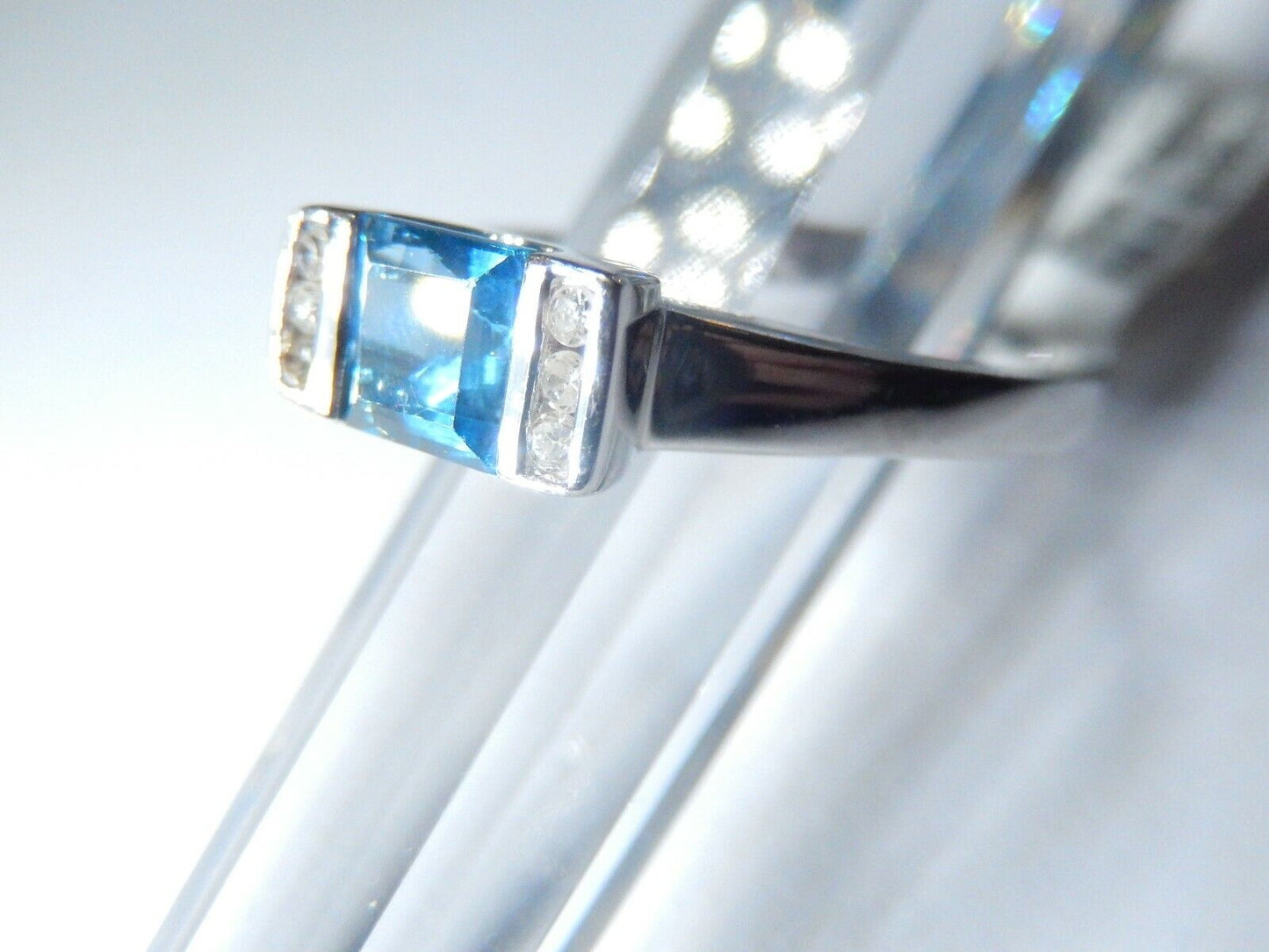 *NWT* 10K WHITE GOLD GENUINE BLUE TOPAZ AND DIAMONDS LADIES COCKTAIL RING Sz 9.5