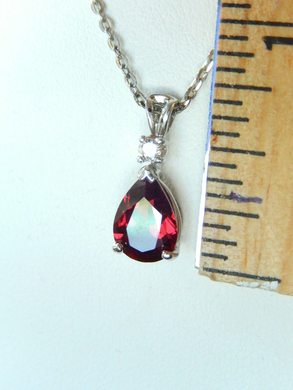 *NWT* 10K WHITE GOLD 1.75CT PEAR GARNET & DIAMOND PENDANT ON 18" CHAIN