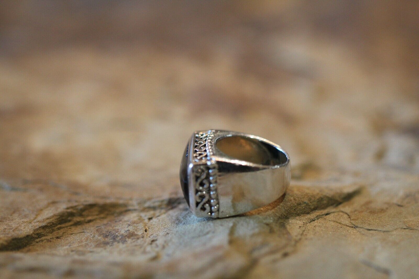 *VINTAGE* Large 925 Sterling Silver  Black Onyx Square Filigree Trim Ring Size 6