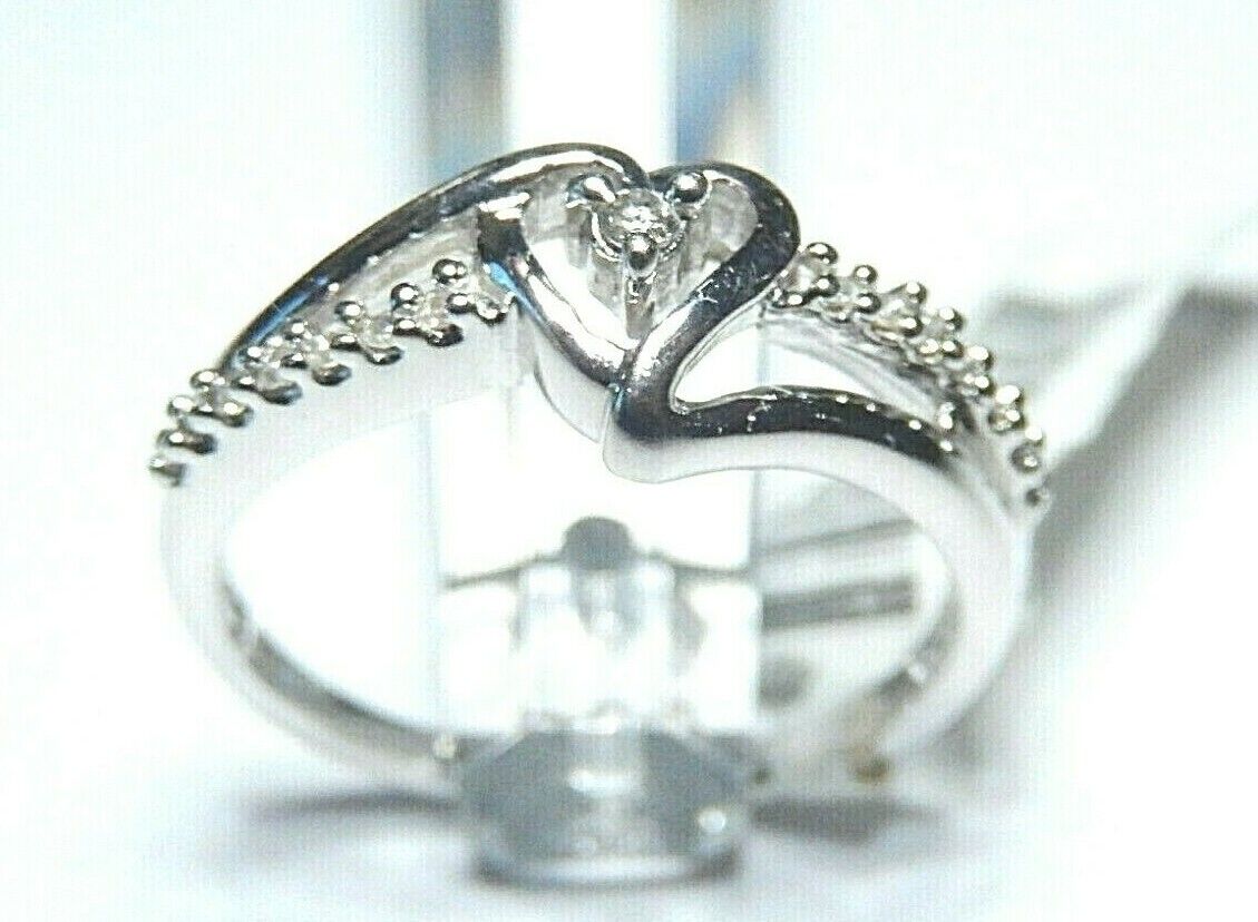 *VINTAGE* 10K White Gold Heart-Shaped Diamond Ring Size 7.25
