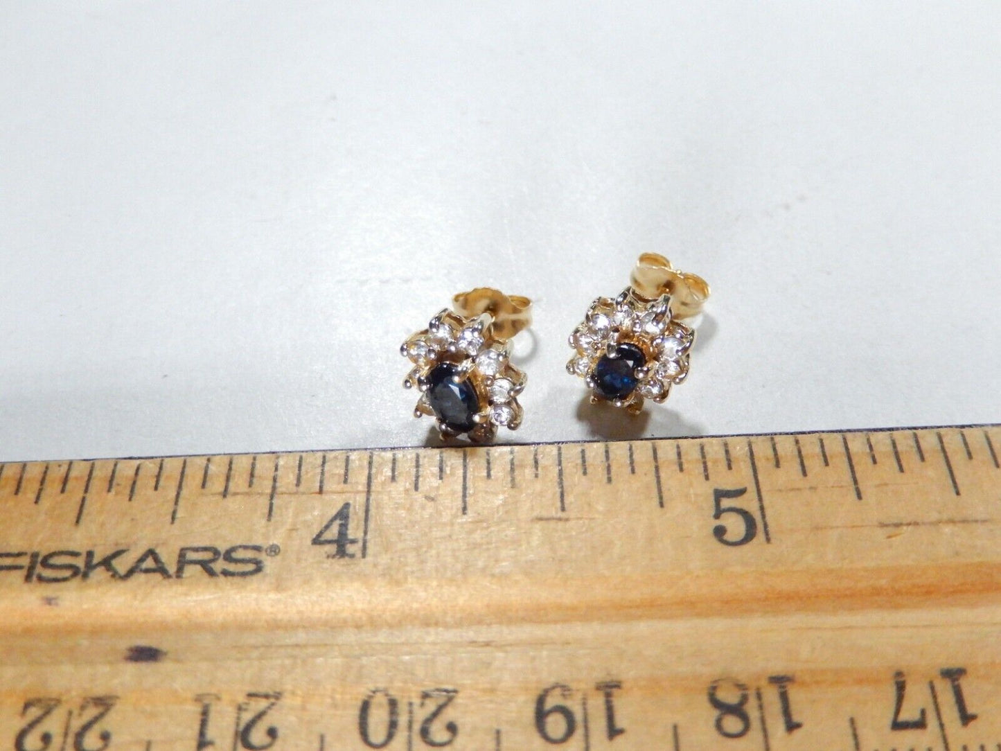 *VINTAGE* 10k Yellow Gold Oval Blue Sapphire & Round Sapphire Cast Post Earrings