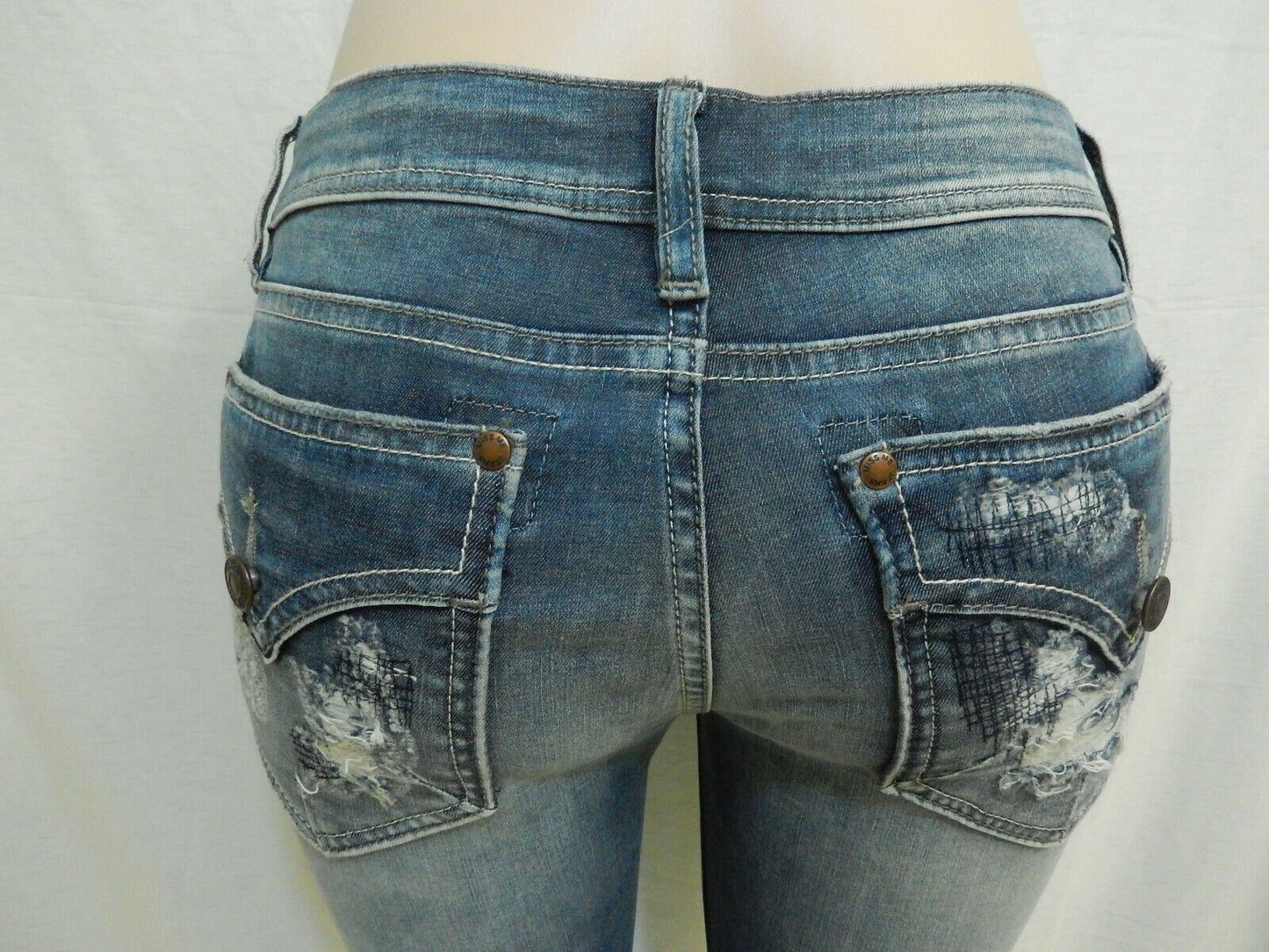 *NWT*  Miss Me JE3073SR Signature Skinny Distressed Med Blue Jeans Size 25 x 31