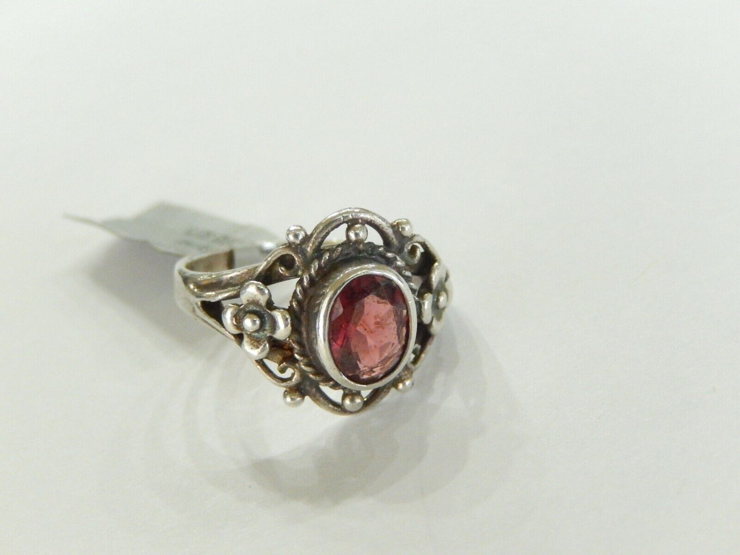 *VINTAGE*  Sterling Silver 925  Antique Style Garnet Ring Size 8.25