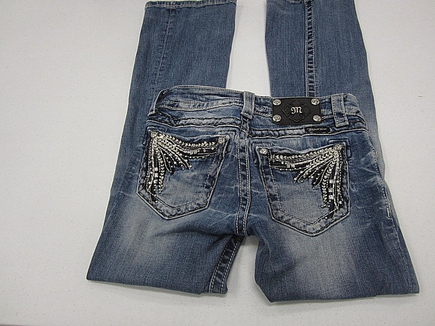 SUPER NICE Miss Me Feather/Crystals  Boot Cut Medium Wash Jeans Size W25 x L29
