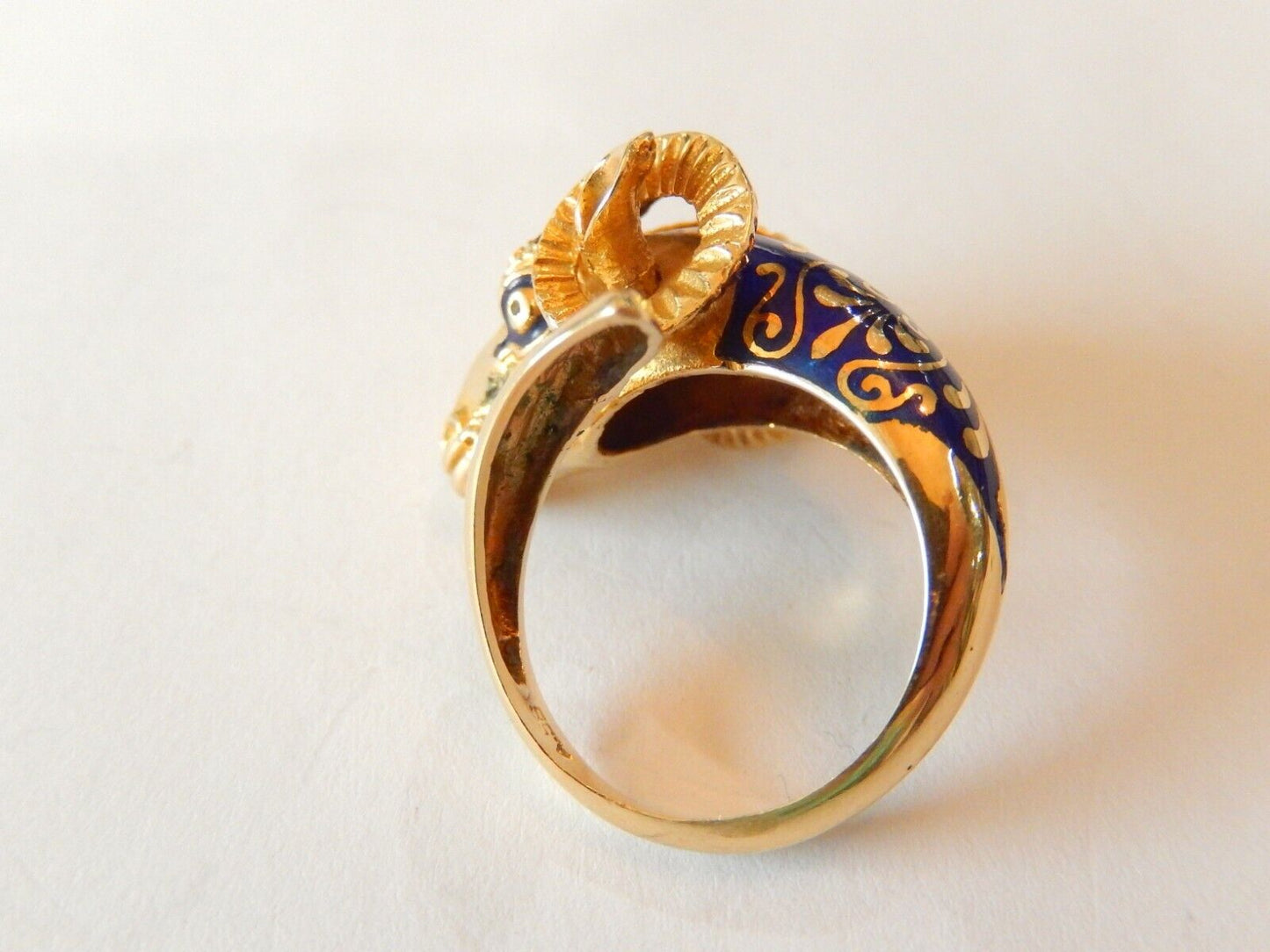 *VINTAGE*  MID-20TH CENTURY 18K YELLOW GOLD ENAMEL RAM HEAD WRAP AROUND RING