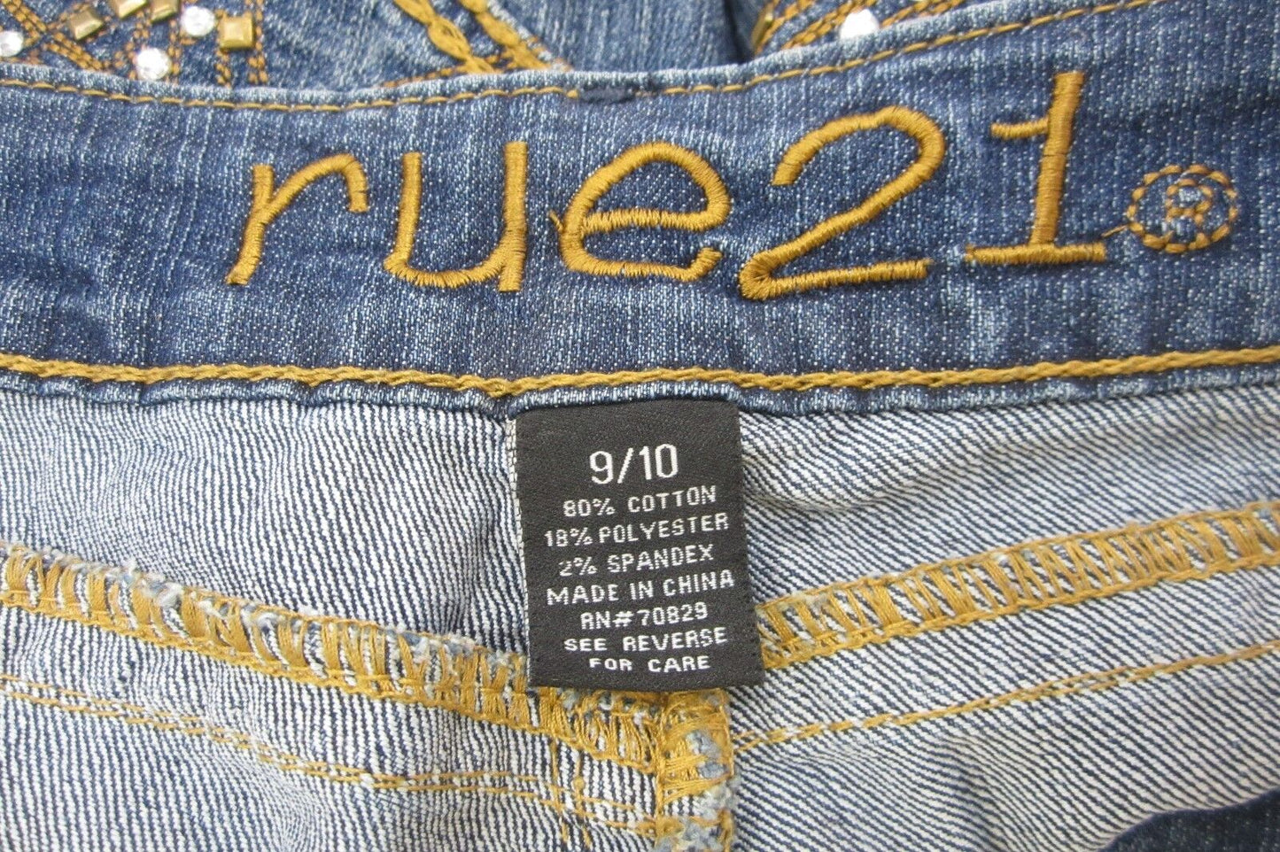 NICE Womens Rue 21 Dark Wash Distressed Denim Bermuda Shorts Size 9/10 x 13"L