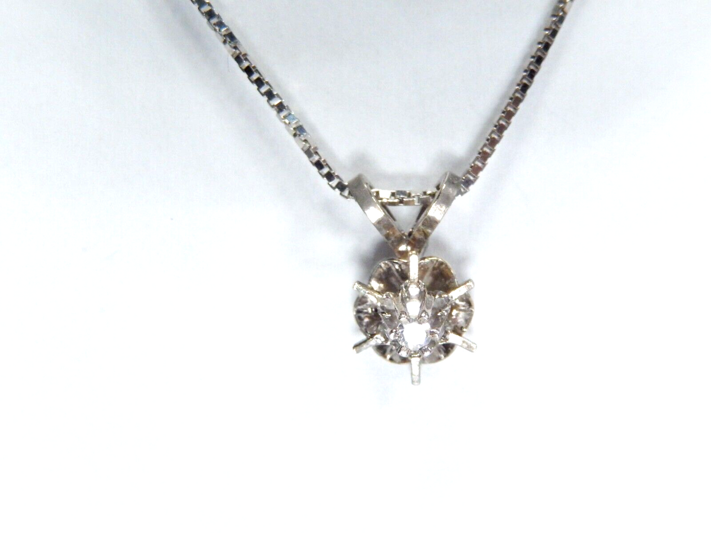 *VINTAGE*-14k White Gold Natural Diamond Solitaire Buttercup Pendant w/18" Chain