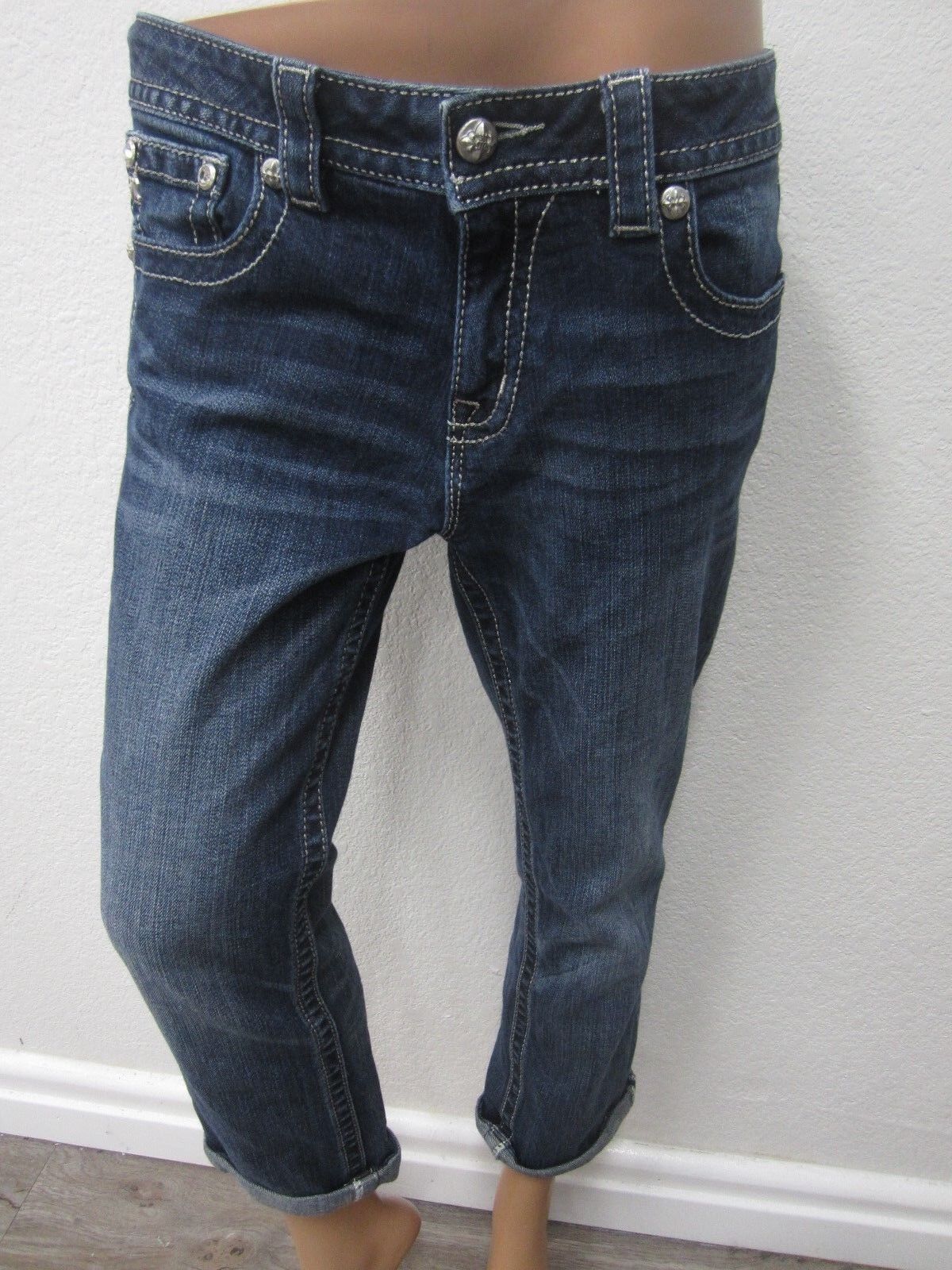 MINT MISS ME Medium Wash Boyfriend Capri Jeans Beautiful Design Pockets Sz 27x25