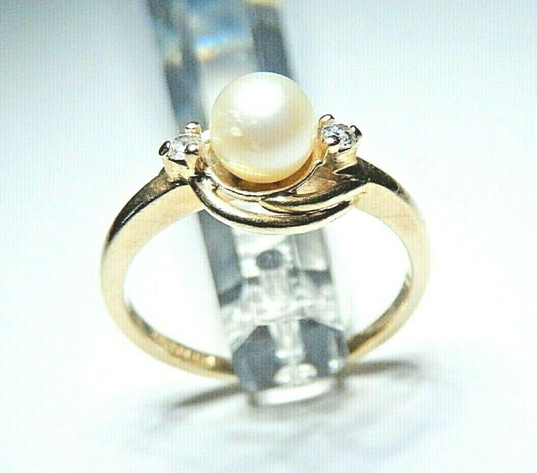 *VINTAGE*  14K YELLOW GOLD WHITE 5.5mm PEARL & DIAMOND LADIES RING Size 6.75
