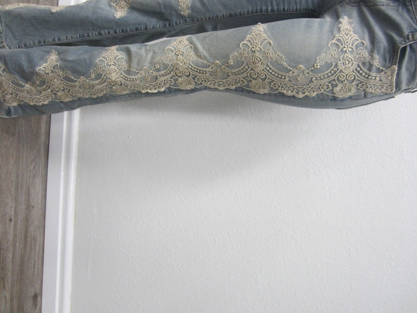 NWOT LUCENT Embellished Beadazzled Light Wash Denim Flare Jeans Sz 15W X 32