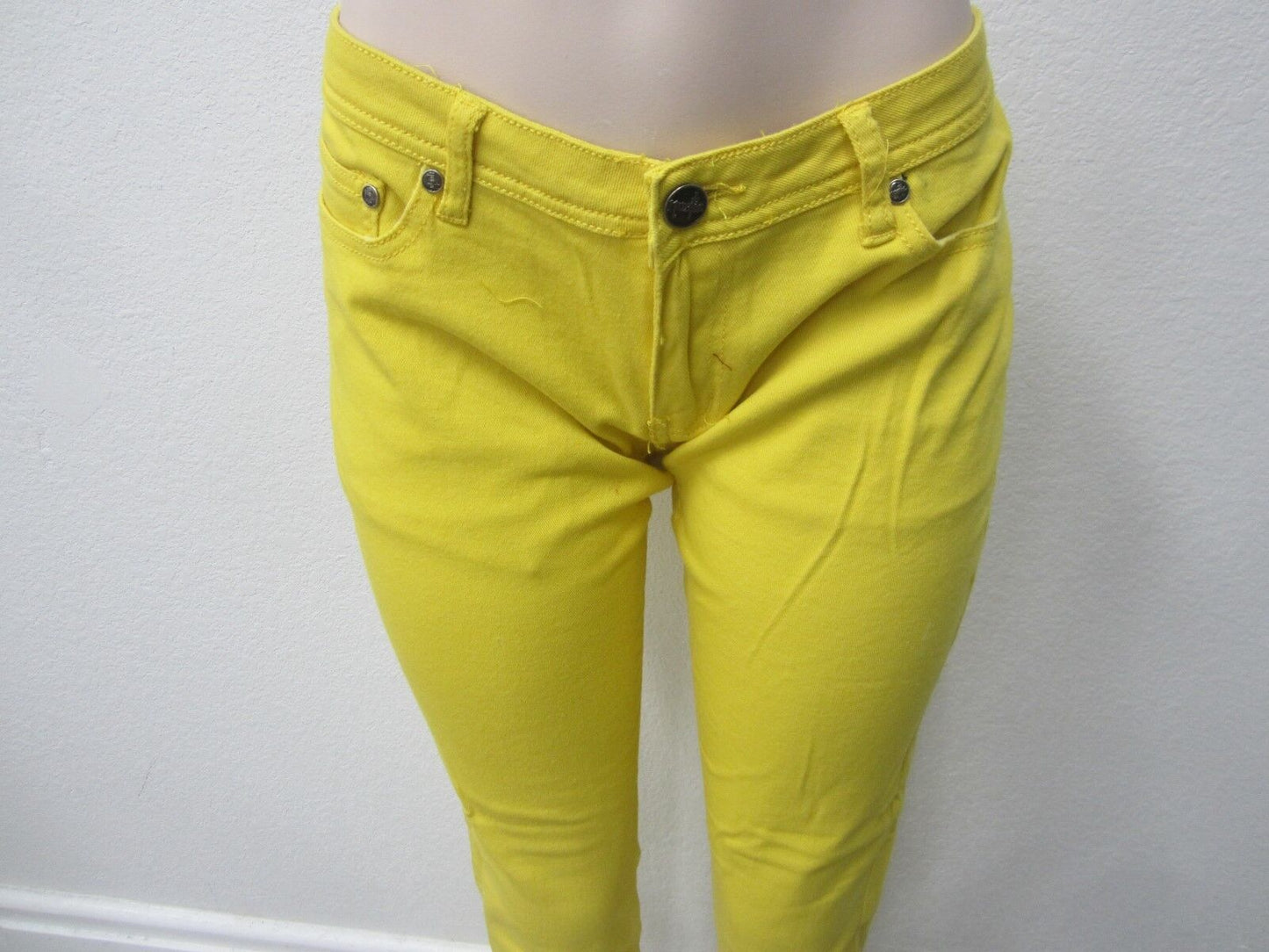 NWT NOSTIC WOMEN'S YELLOW GOLDEN ROD MIDRISE SKINN JEANS  Size 15/16  x  31L