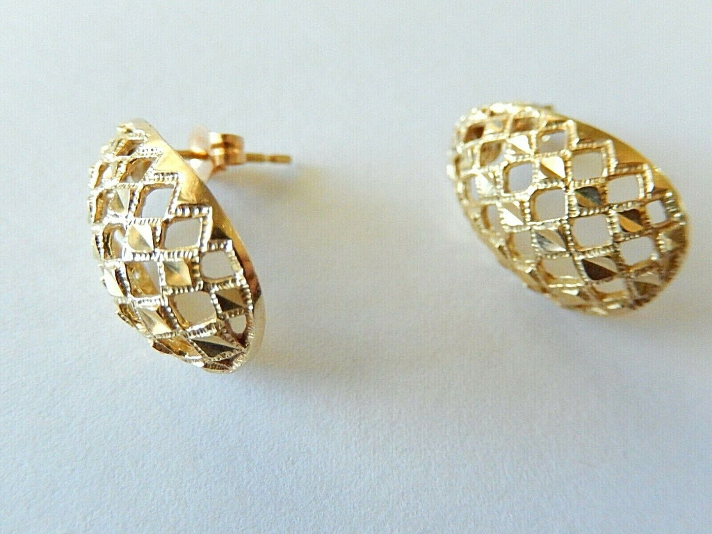14K Yellow Gold Solid Cast Filigree Diamond Cut Post Earrings  3/4" x 1/2"
