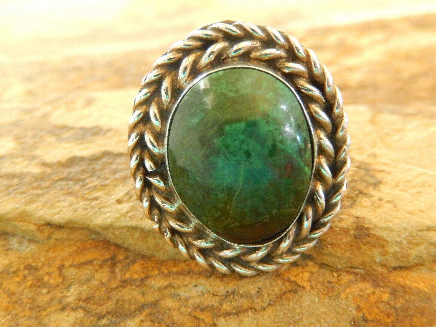 VINTAGE LARGE NATIVE AMER. STERLING SILVER GREEN TURQUOISE RING SIZE 7.75