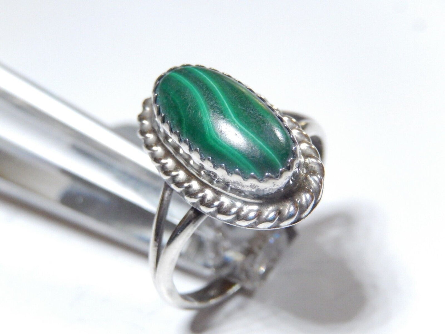 *VINTAGE*  Native American Sterling Silver Green Malachite Ring Signed SB sz 8