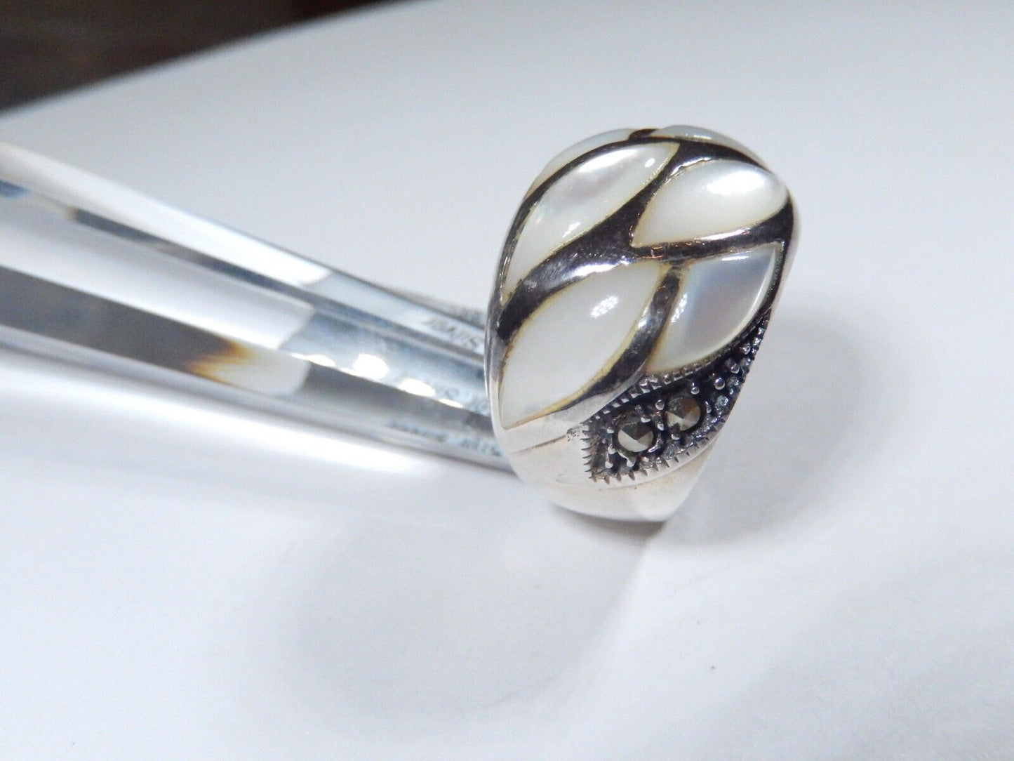 *VINTAGE*  925 Sterling Silver  Real Mother-of-Pearl Domed Ring Size 8