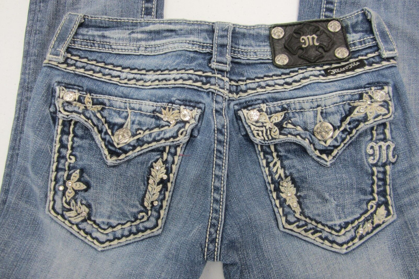 *VERY NICE* Miss Me Capri Blue Jeans Cropped Distressed JP5418P Size W25 x L19