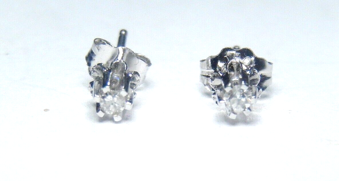 *VINTAGE*  1/5CT  Round Cut Natural Diamond Solitaire Buttercup Stud Earrings