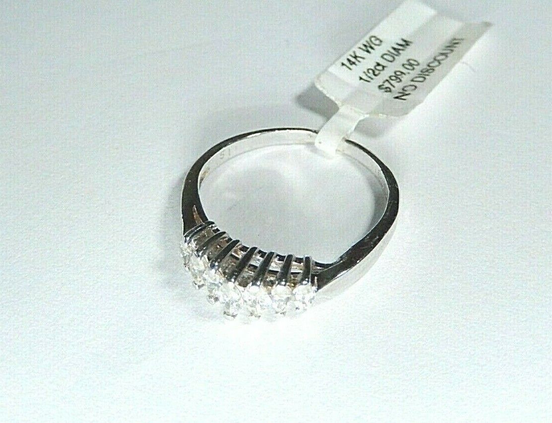 *NWT* 14K White Gold .50CT  Marquise  VS Diamond Pyramid Ring Size 7.75