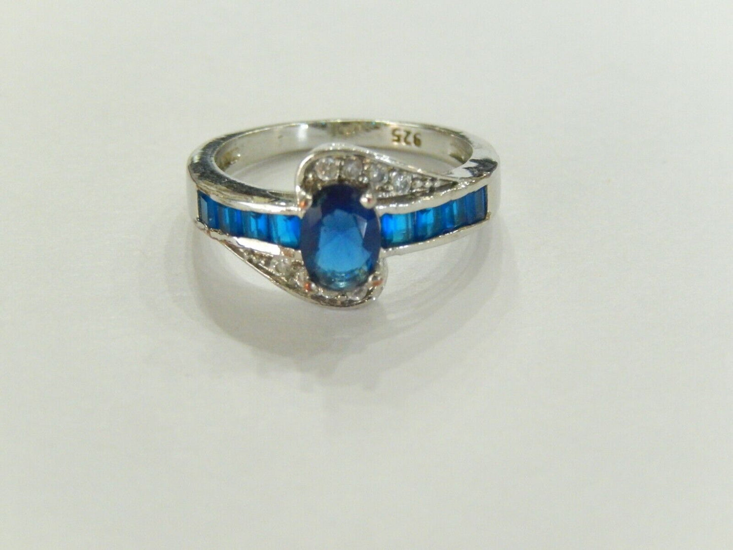 *VINTAGE* Sterling Silver Oval & Princess Cut Blue Sapphire With CZ Ring Size 7
