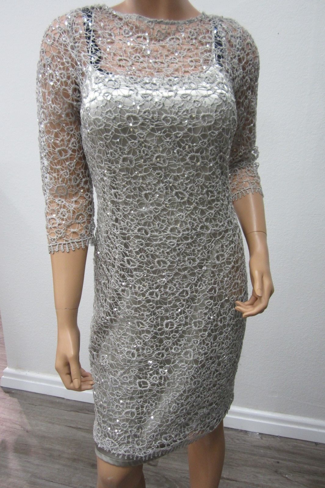 NWT CACHET Beautiful Lace Emboidered 3/4 Sleeve Dress with Silver Sequins Size 4