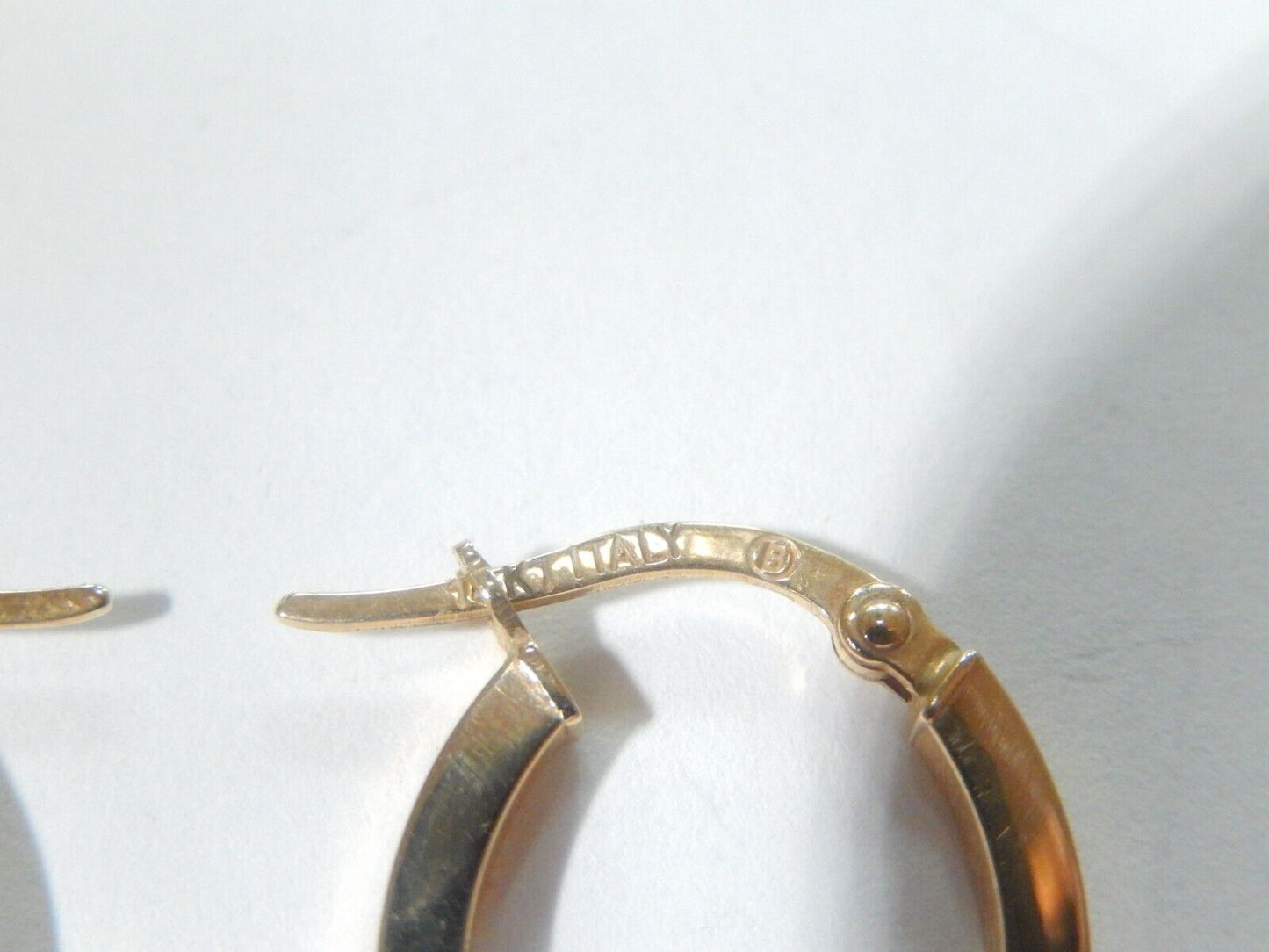 14K Gold Shiny Polished Oval Plain Creole Flat Tube Hoop Earrings 20mm x 15mm