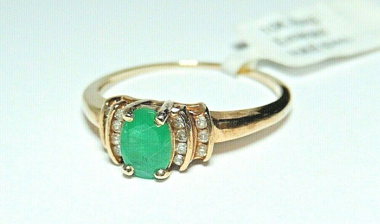 *VINTAGE* 10k Yellow Gold Natural .64 CT Emerald and Diamond Ring Size 7.25