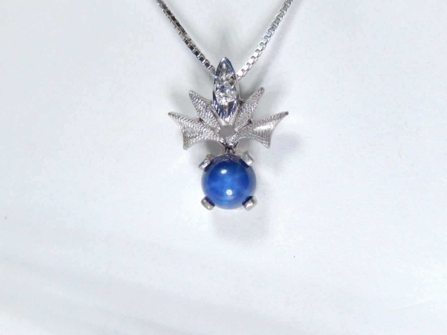 *VINTAGE* 14k White Gold Diamond & Blue Star Sapphire Flower Pendant w/18"chain