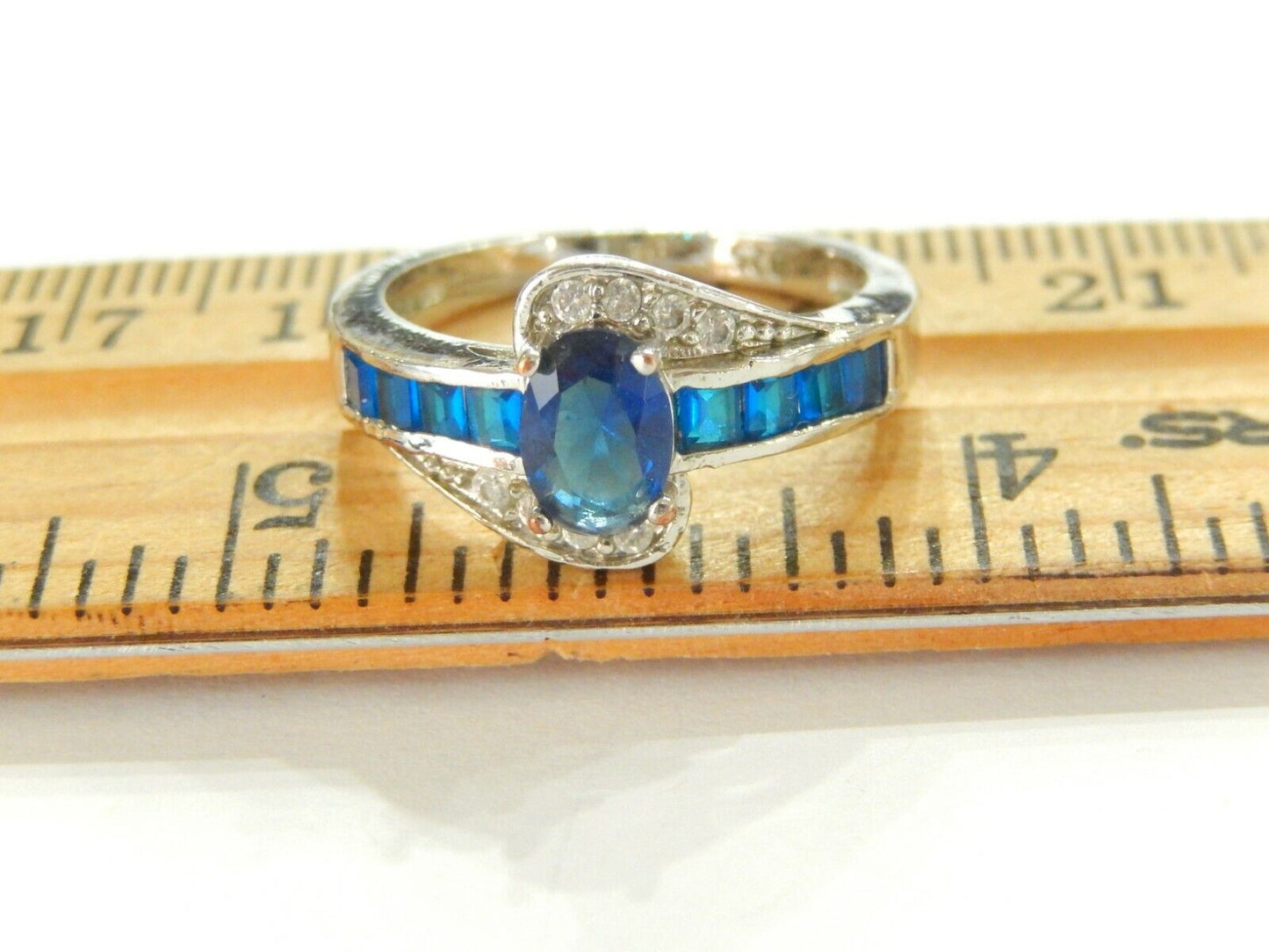 *VINTAGE* Sterling Silver Oval & Princess Cut Blue Sapphire With CZ Ring Size 7