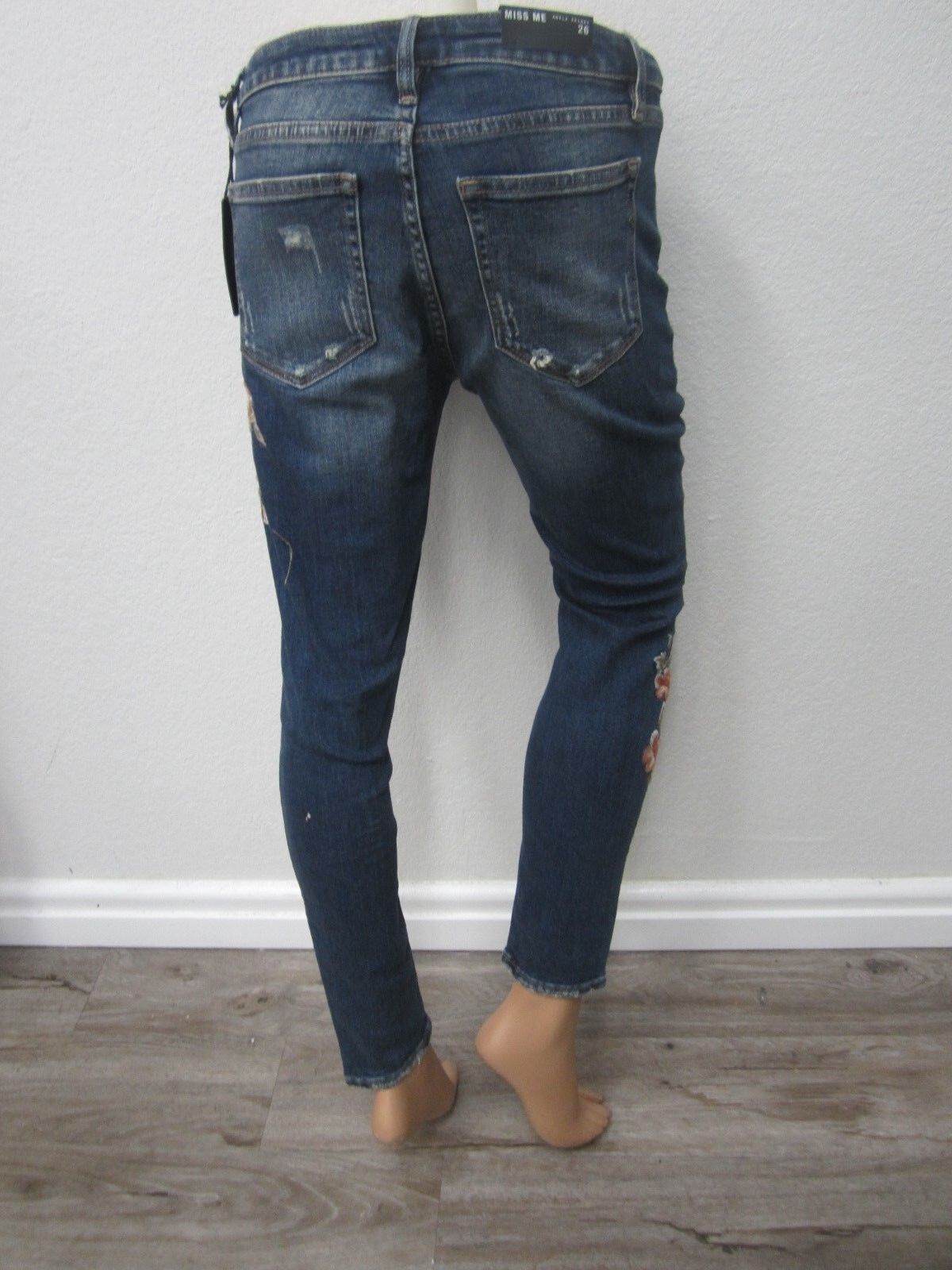 NWTMiss Me Women's Distressed Embroidered Ankle Skinny Denim Jean Medium Blue 26