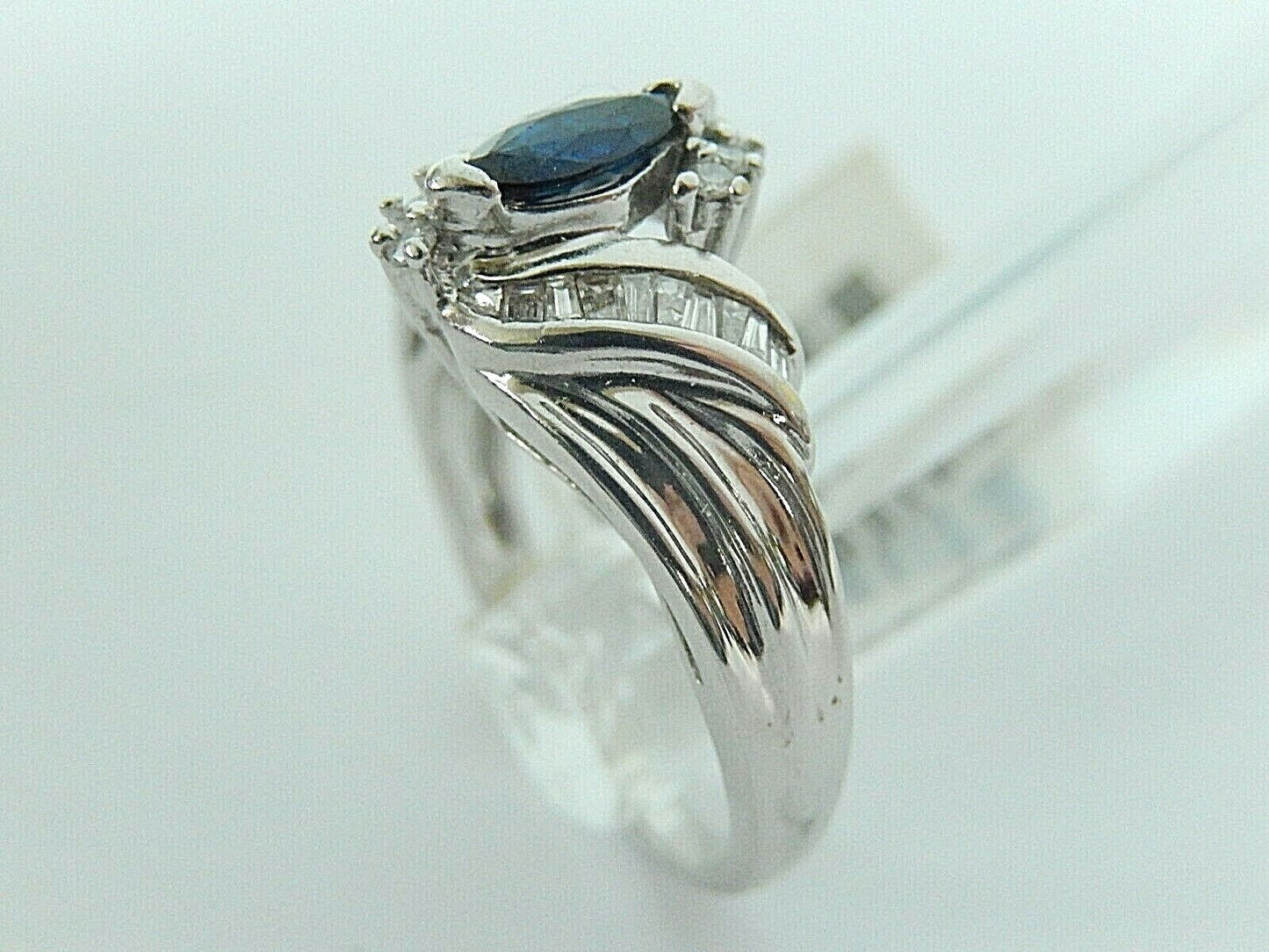 Ladies 14K White Gold Blue SAPPHIRE & Natural DIAMOND Ring Size 7