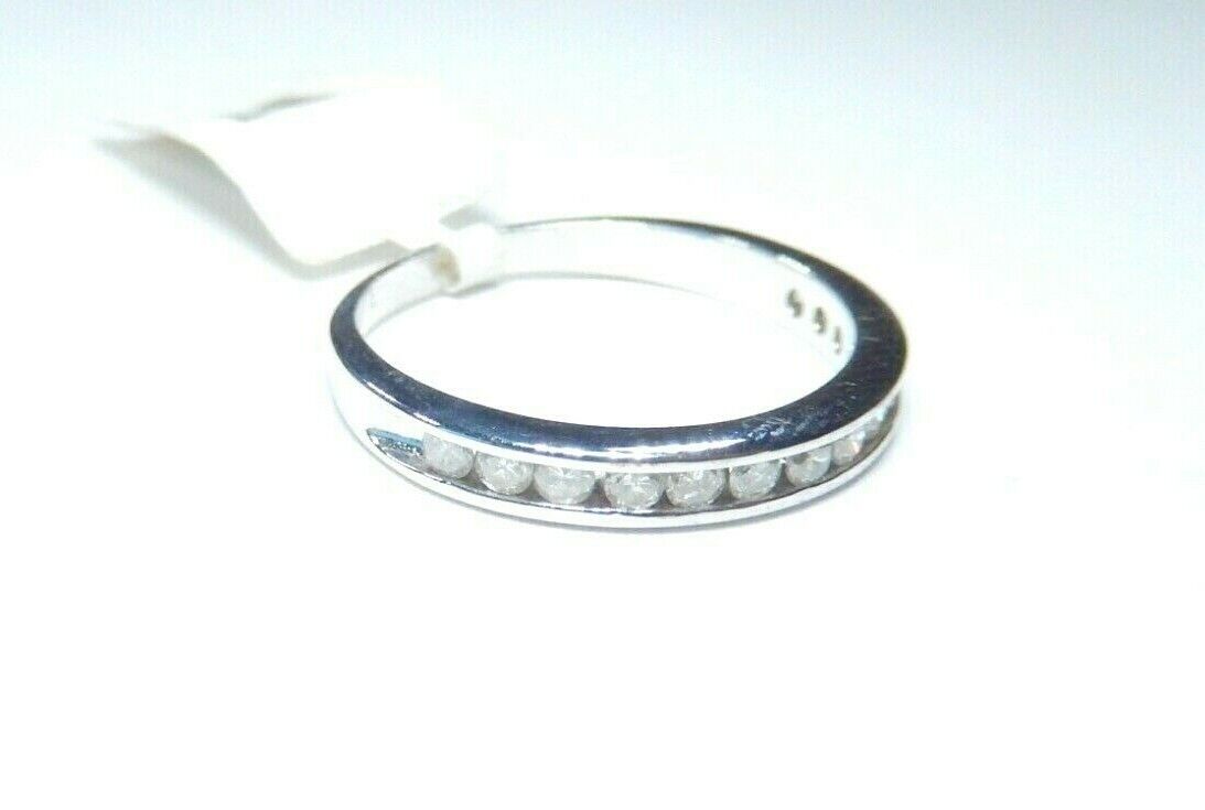 *NWT*  10K White Gold 2/5CT Diamond Wedding / Anniversary Band Ring  Size 7.75